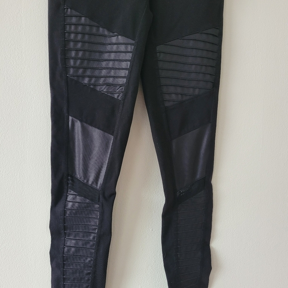 Alo Black Moto Leggings High Waist Size Small - Picture 3 of 9